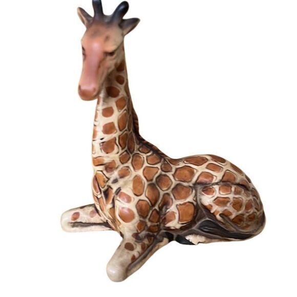 Vintage Resting Giraffe Figurine UCTCI Made in Japan Safari Animal Porcelain - Picture 1 of 4